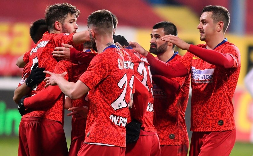 FCSB - Gaz Metan Mediaş 3-2 (2-1), în etapa a 11-a a Ligii I de fotbal.