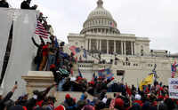 Protestatari la mitingul din faţa clădirii Capitoliului din Washington, 6 ianuarie 2021 (Tasos Katopodis/Getty Images)