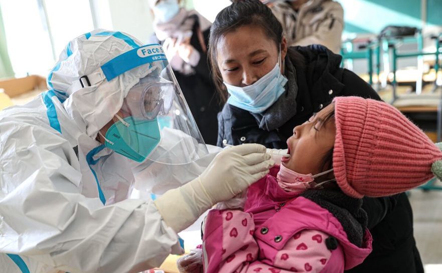 China efectuează teste ale virusului Wuhan în Shenyang, China, 31 decembrie 2020 (STR/AFP via Getty Images)
