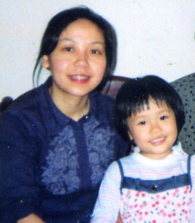 Chen Fayuan la cinci ani cu mama ei Huang Zhimin în Changsha, provincia Hunan, China, în jurul anului 2010. (Minghui.org)