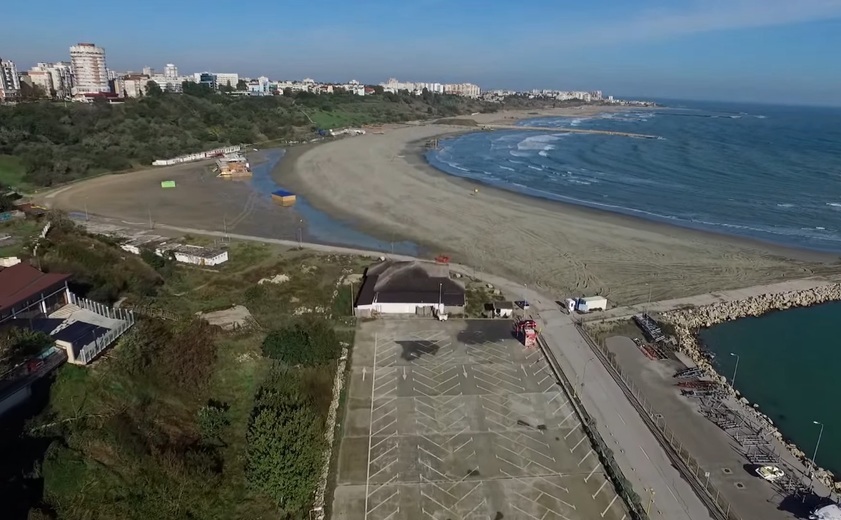 Plaja Modern, din Constanţa (Youtube - screenshot)