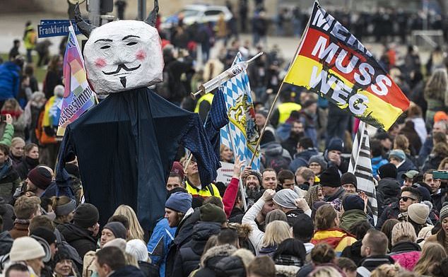 Proteste în Germania, împotriva restricţiilor prelungite de Angela Merkel din cauza celui de-al treilea val de infectare (Getty Images)