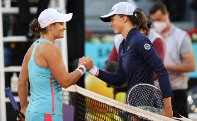 Australianca Ashleigh Barty şi poloneza Iga Swiatek la Mutua Madrid Open.