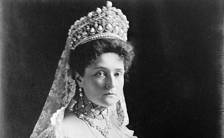 Marea diademă de diamant purtată de Alexandra Feodorovna (Wikipedia.com)