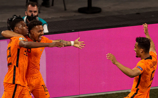 Olanda a învins Austria cu scorul de 2-0 la EURO 2020, joi seara, succes ce le asigură prezenţa în optimile de finală. (Getty Images)