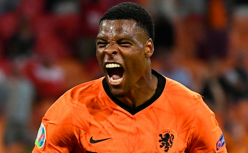 Internaţionalul olandez Denzel Dumfries, autorul celui de-al doilea gol din partida Olanda - Austria, scor final 2-0. (EURO 2020)