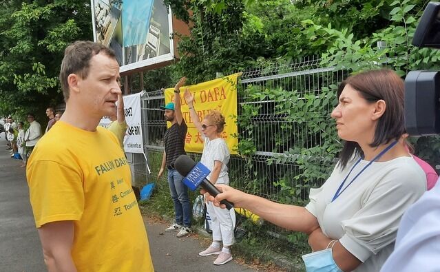 Protest împotriva persecuţiei Falun Gong din China