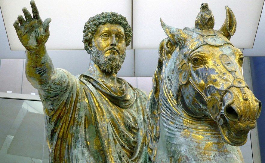 Statuie ecvestră din bronz ce îl reprezintă pe Marcus Aurelius. Musei Capitolini, Roma. (wikipedia.org)