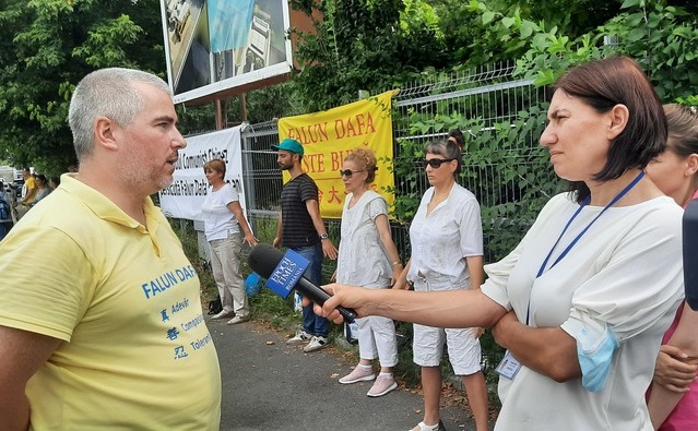 Protest împotriva persecuţiei Falun Gong din China