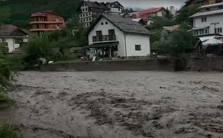 Inundaţii pe Valea Prahovei