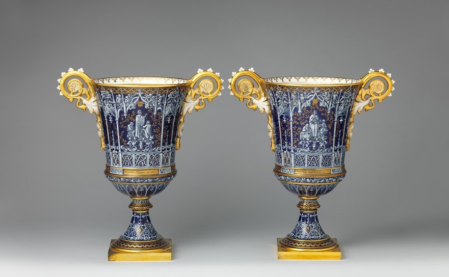 Vaze din porţelan tip „Vase Gothique Fragonard”, Manufactura Sevres, fabricate în 1832, decorate în 1844, Metropolitan Museum, New York. (metmuseum.org)