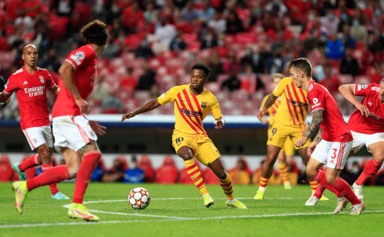 Benfica Lisabona - FC Barcelona 3-0, în etapa a  doua a  grupelor UCL.