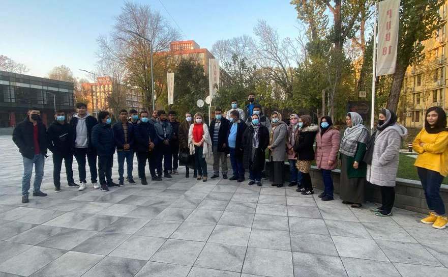 Judecători afgani şi familiilor lor, ajunşi în România