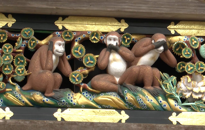 "Cele trei maimuţe înţelepte"
