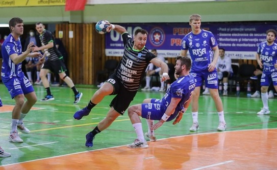 CSM Focşani 2007 - Naerbo IL 32-28 (17-16), în manşa secundă a optimilor de finală ale   competiţiei de handbal masculin EHF European Cup. (CSM Focşani/facebook)