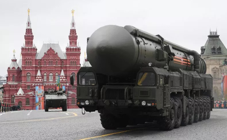Racheta balistică nucleară de fabricaţie rusă SATAN-2 în Piaţa Roşie, 2017