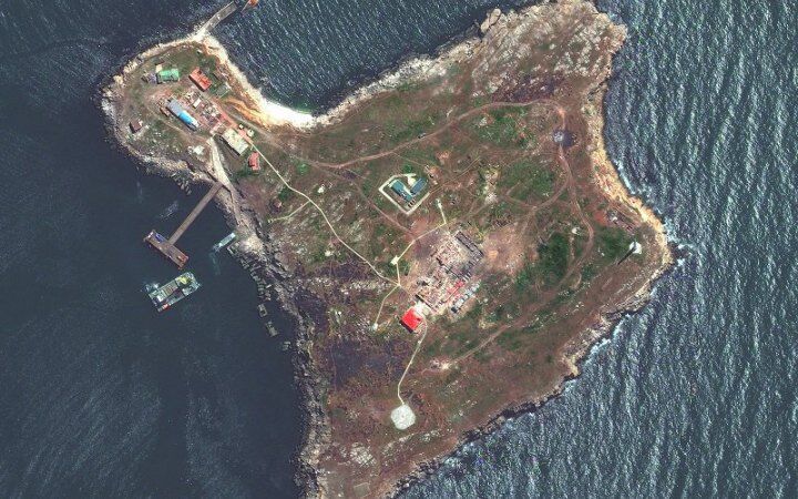 Imagine de satelit cu Insula Şerpilor, 13 mai 2022 (Twitter / Maxar)