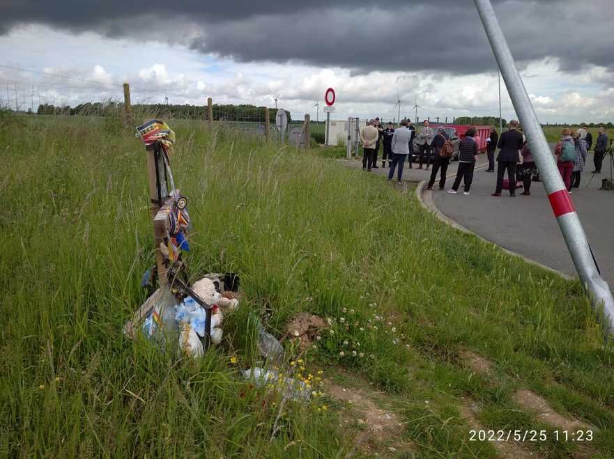 Cruce in parcarea unde a fost ucis soferul roman de TIR Mihai Spataru (Adriana Muresan)