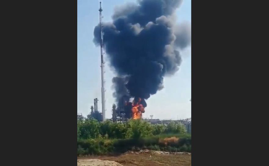 Atac asupra rafinăriei de petrol din Novoşahtinsk