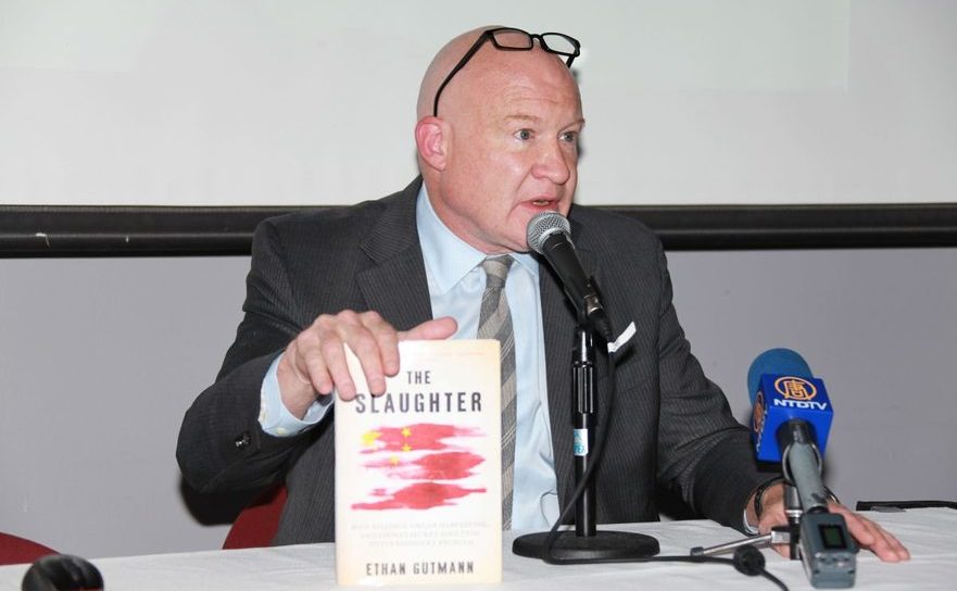 Ethan Gutmann, analist al politicii interne chineze şi autor al volumului “Carnagiu: omoruri în masă, recoltare de organe şi soluţia secretă a Chinei pentru a scăpa de dizidenţi” - la un forum în Vancouver, Canada, 2014.
