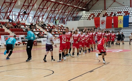 Dinamo Bucureşti - Minaur Baia Mare 32-31 (14-14), în etapa a  opta a Ligii Naţionale de handbal masculin. (CS Dinamo Bucureşti/facebook)