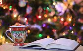 Dăruieşte o carte de Crăciun. (Unsplash.com)