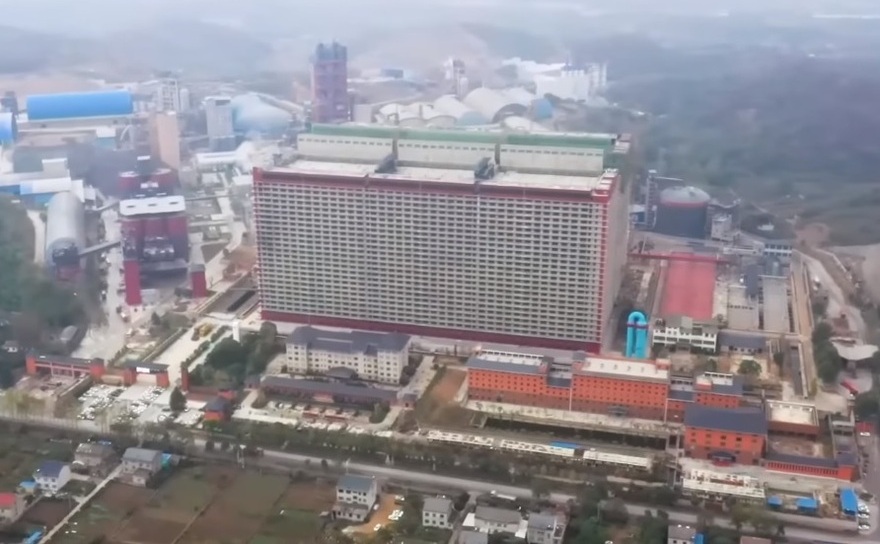 Mega-cocina de porci, cu 26 de etaje din China