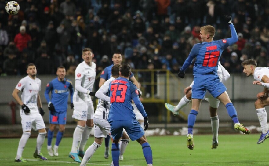 FCSB - FC Botoşani 3-2 (2-1), într-un meci restant din etapa a 6-a a Superligii  de fotbal.