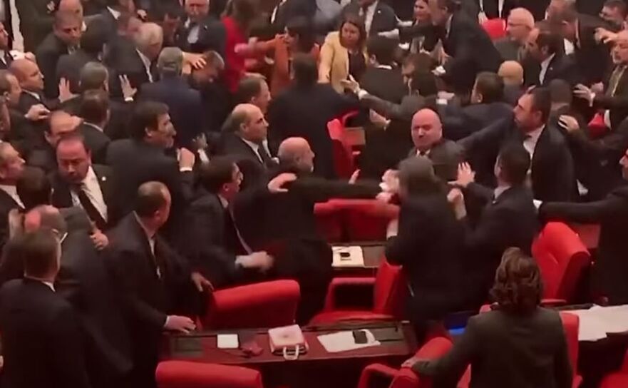 Încăierare în Parlamentul Turciei, 6 decembrie 2022