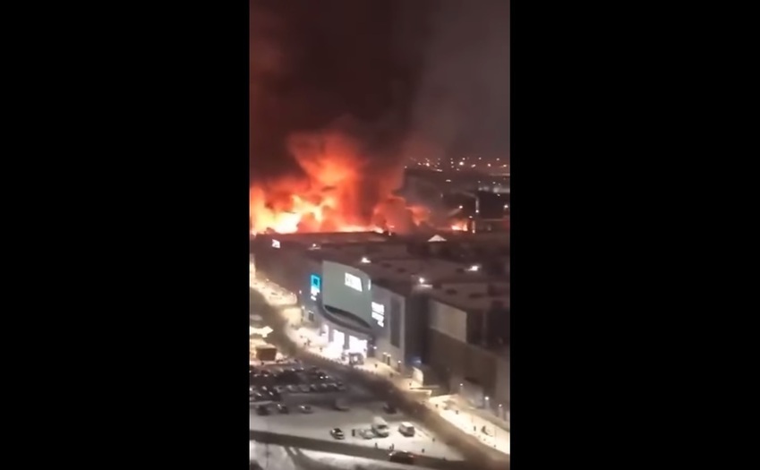 Incendiu la un centru comercial din Moscova