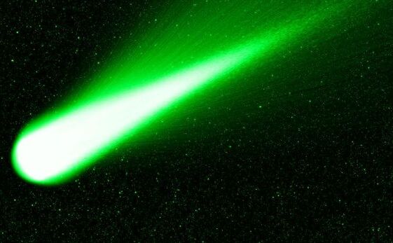 NASA şi Laboratorul de Propulsie cu Jet de la CalTech au prezis că cometa verde numită C/2022 E3 (ZTF) se va apropia iniţial de Soare înainte de a se roti înapoi spre Pământ între 12 ianuarie şi 2 februarie.