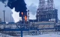 Incendiu la o rafinărie de petrol aparţinând firmei Lukoil, din oraşul rus Nijni Novgorod (Twitter - captură ecran)