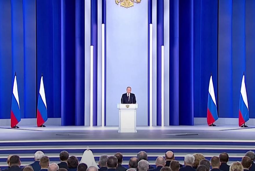 Vladimir Putin, ţinând un discurs în faţa parlamentului rus, 21 februarie 2023