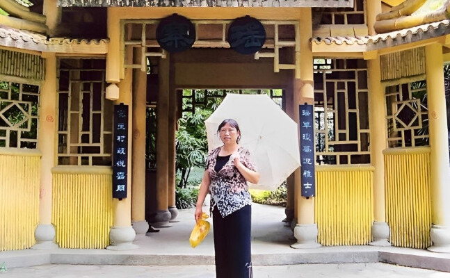 În martie 2023, mama lui Steven Wang, Liu Aihua, a fost condamnată la patru ani de închisoare în China, pentru credinţa ei. (Samira Bouaou/The Epoch Times)