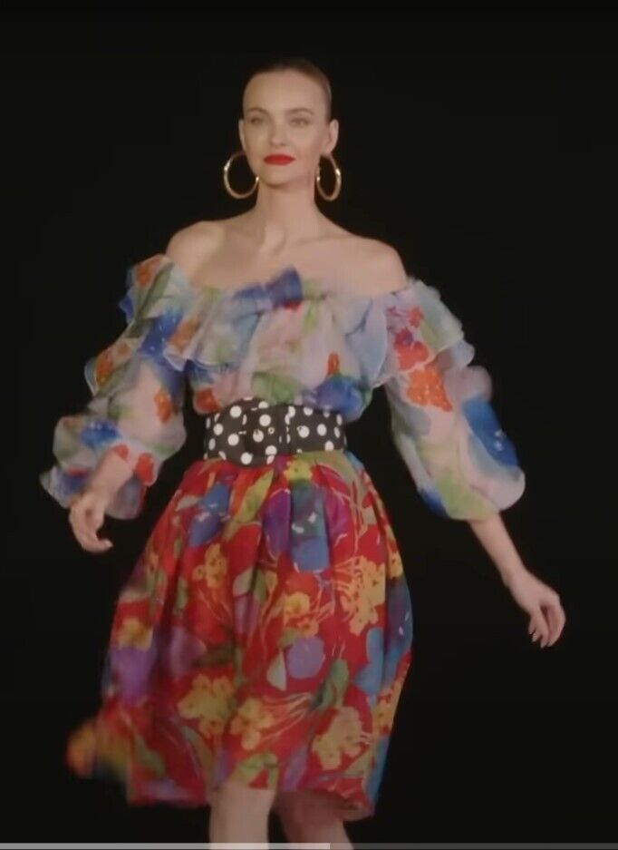 Carolina Hererra, colecţia Resort 2024. (Printscreen via Youtube)