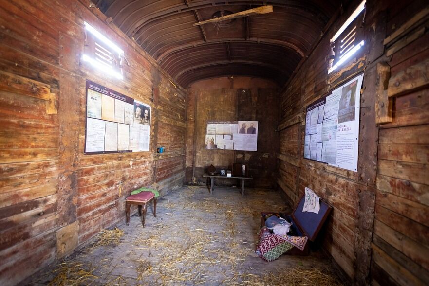 Vagon sovietice în care moldovenii au fost deportaţi în Siberia, muzeu amplasat în PMAN (facebook.com / Aurica Rusnac Jardan)