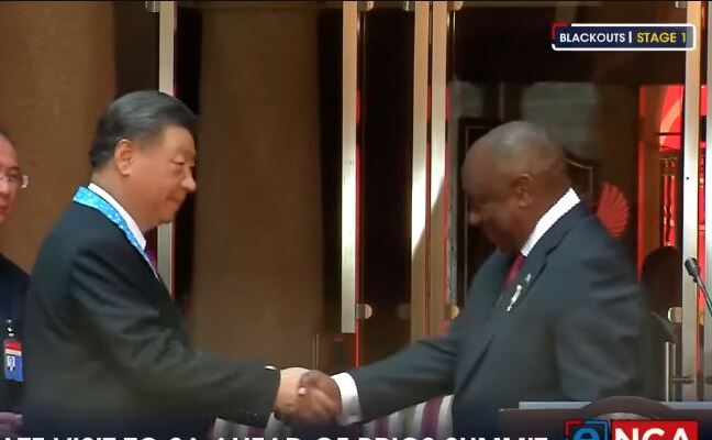 Liderul comunist chinez, Xi Jinping, soseşte în Africa de Sud, pentru a participa la cel de-al 15-lea summit BRICS, 22 august 2023