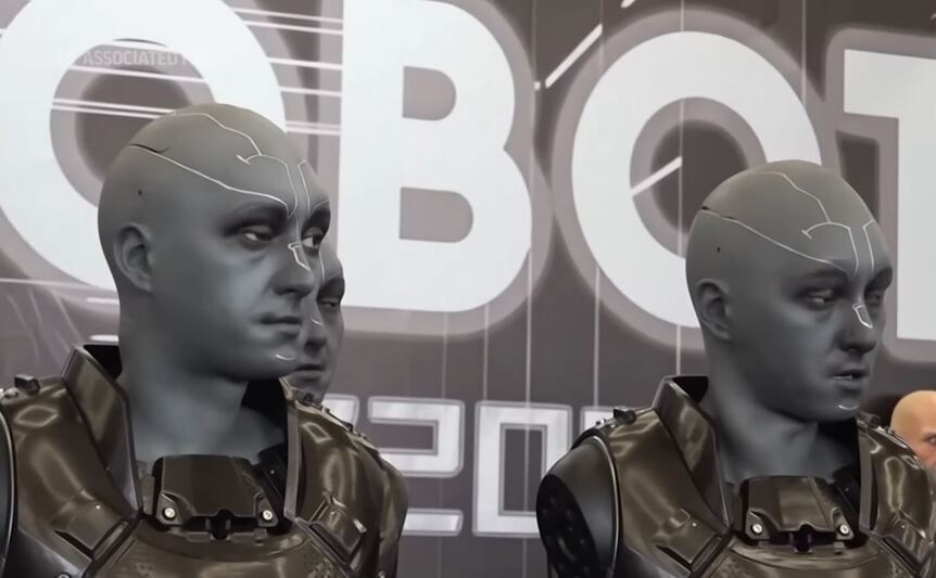 Roboţi humanoizi fabricaţi în China