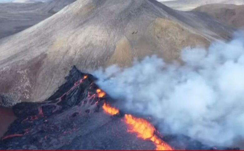 În Islanda, circa 4.000 de persoane din oraşul pescăresc Grindavík su fost evacuate de teama unei erupţii vulcanice