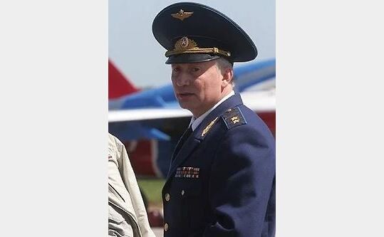 Vladimir  Sviridov, comandantul Armatei a 6-a a Forţelor Aeriene din Rusia, a fost găsit mort în circumstanţe suspecte, la 15 noiembrie 2023