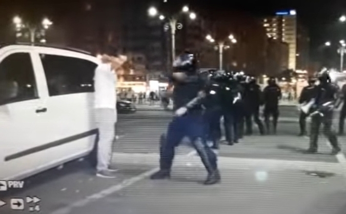 Vlad Gheorghe si jandarmul care l-a agresat