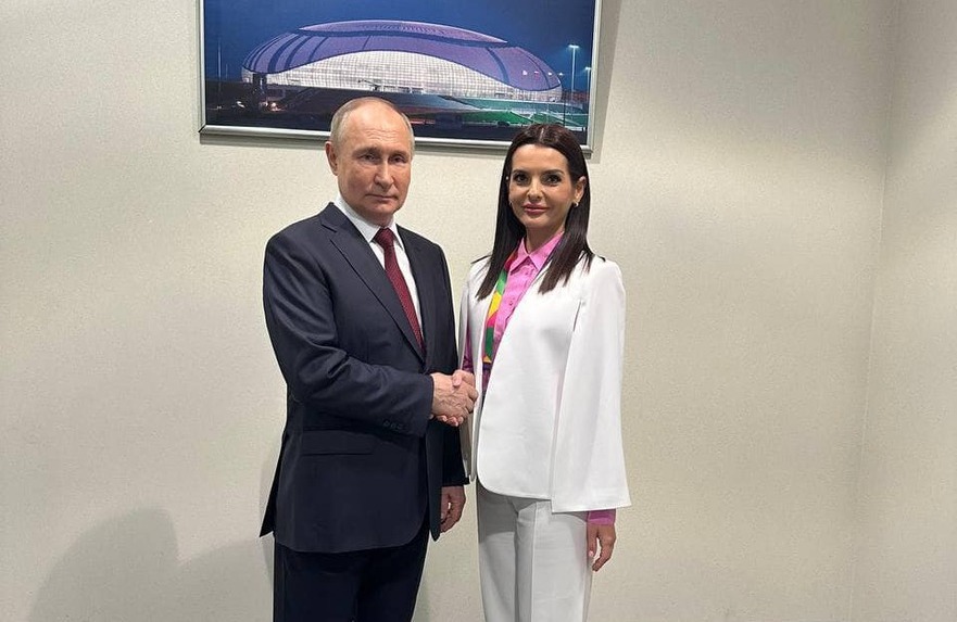 Vladimir Putin şi Evghenia Guţul (facebook. com / Evghenia Guţul)