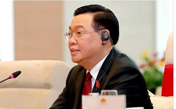 Preşedintele parlamentului vietnamez, Vuong Dinh Hue, a demisionat