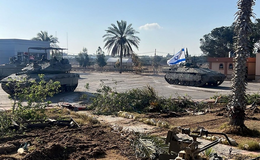 Tancurile israeliene în oraşul Rafah din Gaza, mai 2024 (Getty Images)