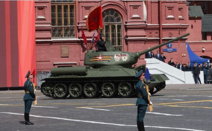 Singurul tanc afişat la parada de 9 Mai de la Moscova a fost un T34