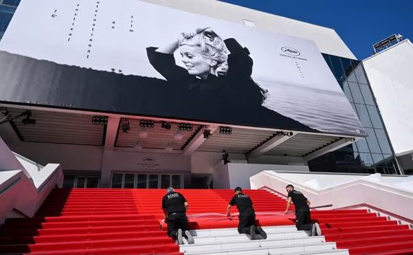 Pregătiri pentru festivalul de film de la Cannes, din 2023.