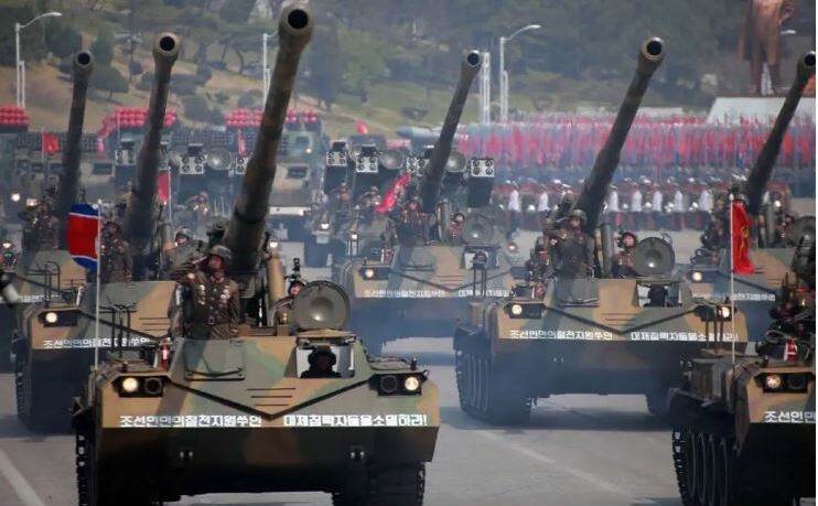 O paradă militară în Piaţa Kim Il Sung din Phenian, Coreea de Nord. (Getty Images)