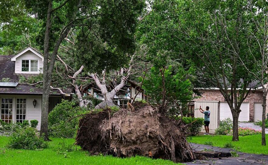 Cel puţin patru morţi şi pagube majore după ce o furtună puternică a lovit Houston peste noapte, 17 mai 2024 (Logan Riely / Getty Images)