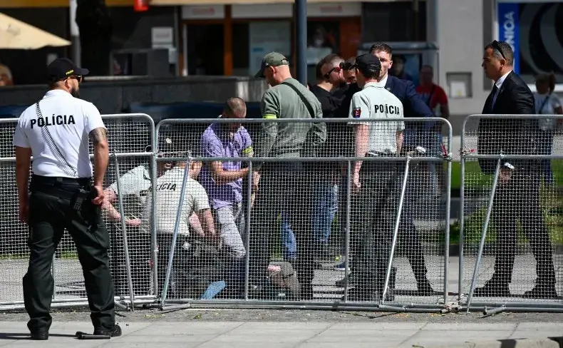 Încercarea de asasinare a premierului solvac Robert Fico, 15 mai 2024, Bratislava (AFP / Getty Images)