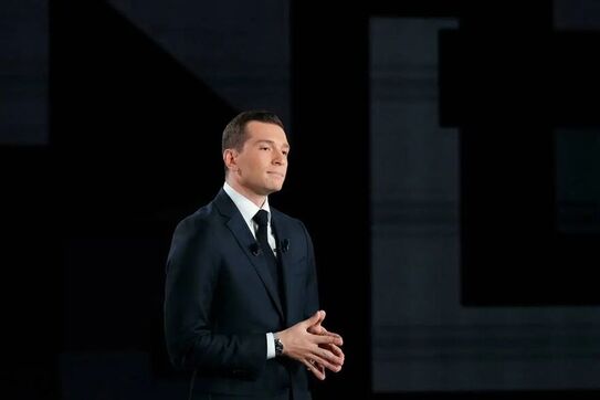 Preşedintele partidului francez de extremă-dreapta Adunarea Naţională şi principalul eurodeputat Jordan Bardella la Paris, 27 iunie 2024. (Getty Images)